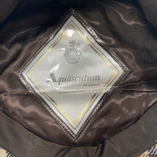 Load image into Gallery viewer, Aquascutum Classic House Check Flat Cap - Medium (M)