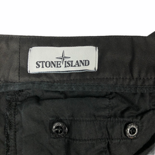 Load image into Gallery viewer, Stone Island Black Bermuda Cargo Shorts - W 34"