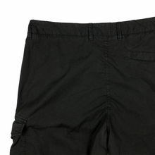 Load image into Gallery viewer, Stone Island Black Bermuda Cargo Shorts - W 34"