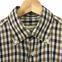 Load image into Gallery viewer, Aquascutum House Check Short Sleeved Shirt - Small (S) PTP 21.5"