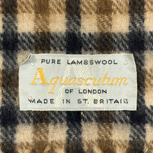 Load image into Gallery viewer, Aquascutum Classic House Check Pure Lambswool Scarf - One Size Fits All