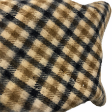 Load image into Gallery viewer, Aquascutum Classic House Check Pure Lambswool Scarf - One Size Fits All