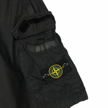Load image into Gallery viewer, Stone Island Black Bermuda Cargo Shorts - W 34"
