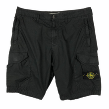 Load image into Gallery viewer, Stone Island Black Bermuda Cargo Shorts - W 34"