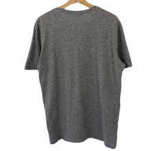 Load image into Gallery viewer, Aquascutum Grey Short Sleeved Pocket T-Shirt - Medium (M) PTP 21"
