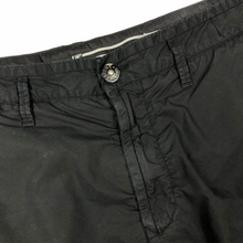 Load image into Gallery viewer, Stone Island Black Bermuda Cargo Shorts - W 34"