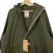 Load image into Gallery viewer, BNWT Fjallraven Deep Forrest Vardag Anorak - Extra Large (XL) PTP 27.5"