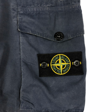 Load image into Gallery viewer, Stone Island Navy Blue Bermuda Cargo Shorts - W 30"