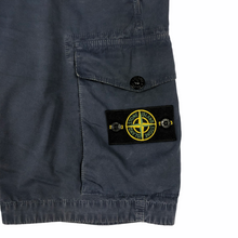 Load image into Gallery viewer, Stone Island Navy Blue Bermuda Cargo Shorts - W 30"