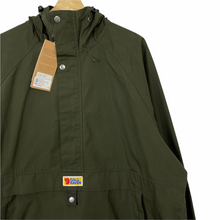 Load image into Gallery viewer, BNWT Fjallraven Deep Forrest Vardag Anorak - Extra Large (XL) PTP 27.5&quot;
