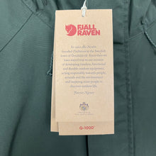 Load image into Gallery viewer, BNWT Fjallraven Deep Forrest Vardag Anorak - Extra Large (XL) PTP 27.5&quot;
