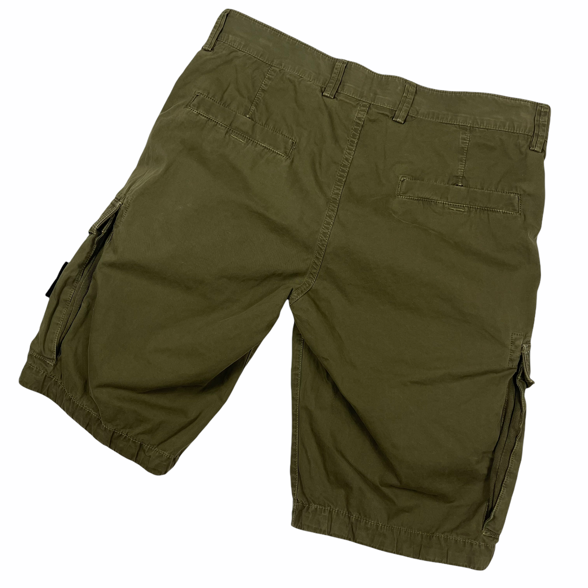 Stone island top olive shorts