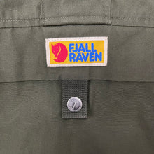 Load image into Gallery viewer, BNWT Fjallraven Deep Forrest Vardag Anorak - Extra Large (XL) PTP 27.5&quot;
